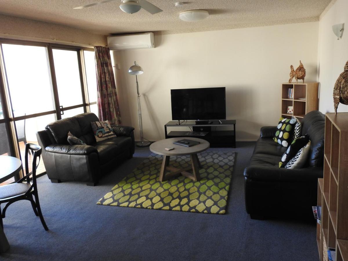 Placid Waters Holiday Apartments Bongaree Luaran gambar